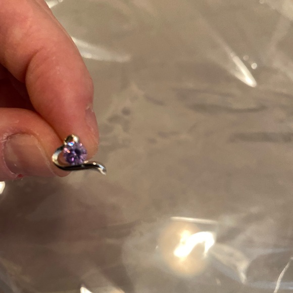 ✌️Beautiful purple Sterling silver heart shaped earrings. - Picture 4 of 5